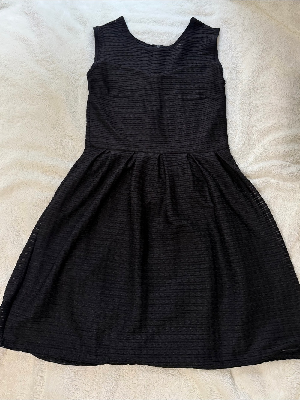 Sleeveless Black Textured Mini Dress Medium